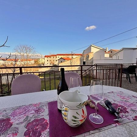 Apartments Katarina Малинска Екстериор снимка