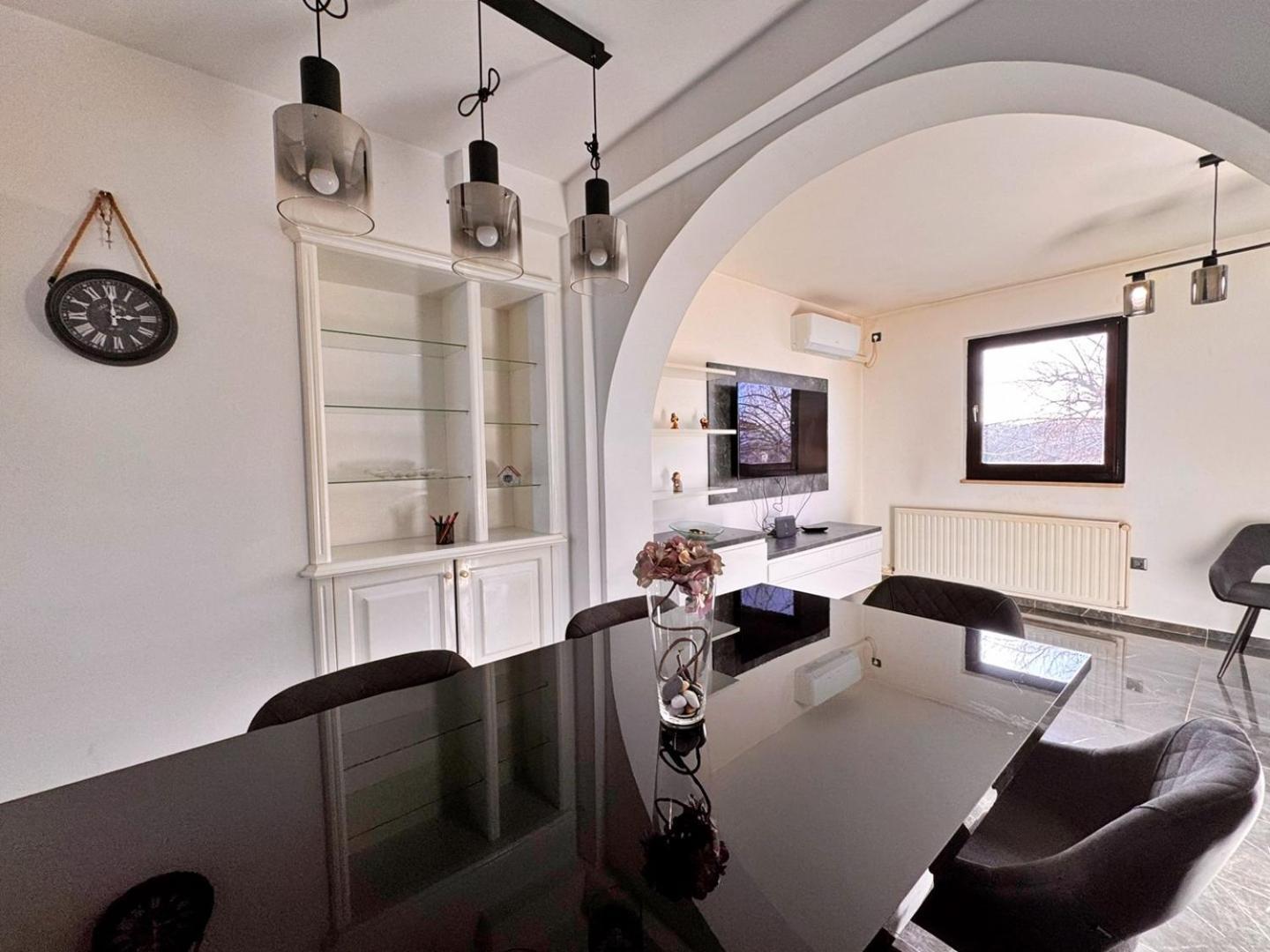 Apartments Katarina Малинска Екстериор снимка