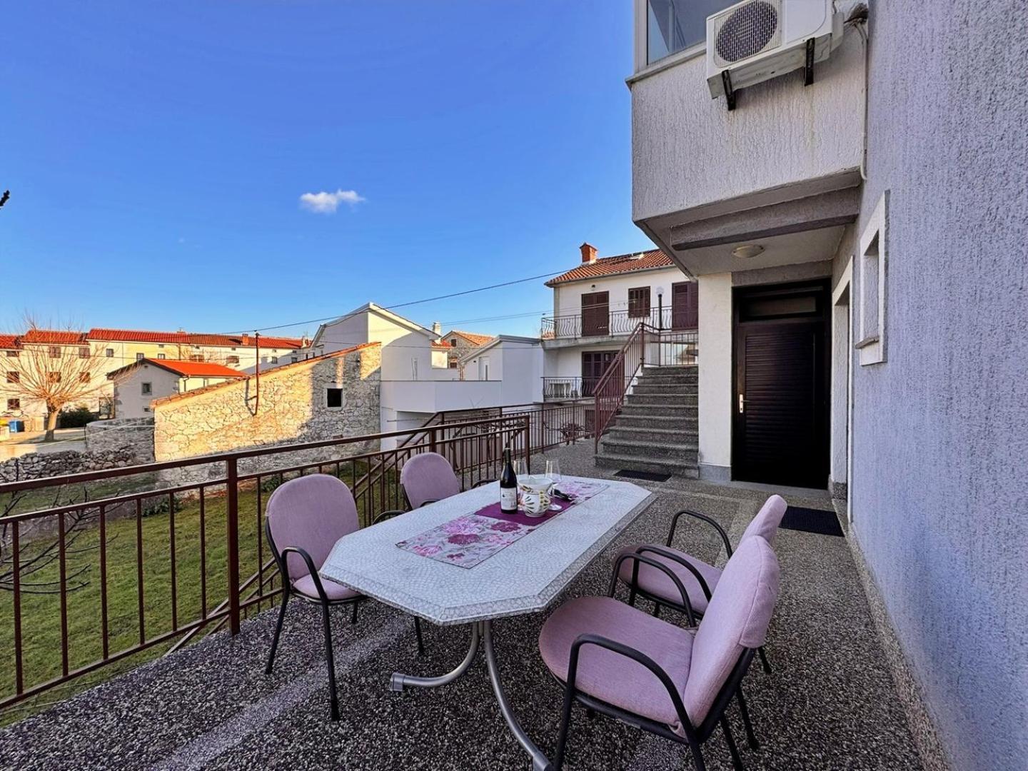 Apartments Katarina Малинска Екстериор снимка